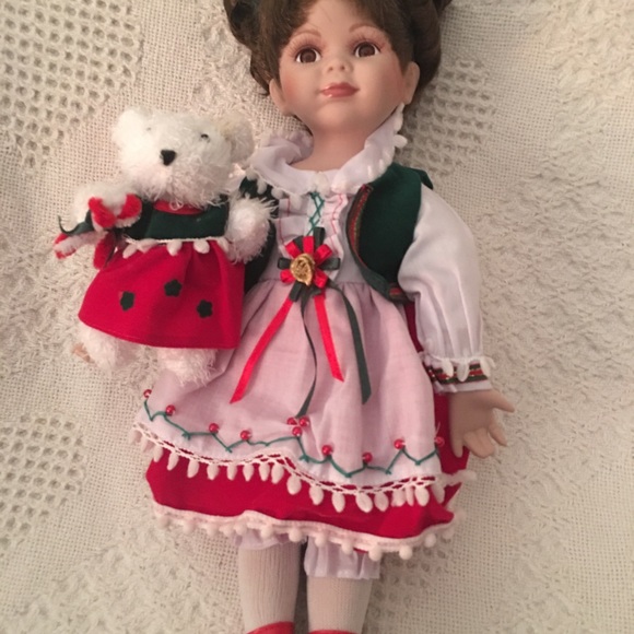 Heritage Collection Samantha Porcelain Doll-NEW - Picture 5 of 8